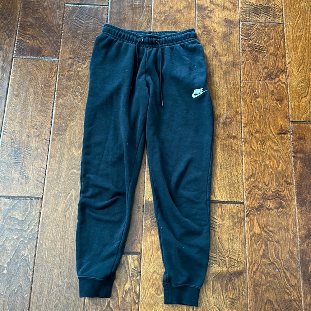 Women’s Nike sweatpants